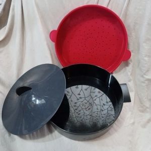 Tupperware 3 Piece Micro-Steamer - black and red